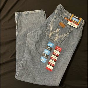 Women’s Wrangler Flame Resistant cool vantage jeans